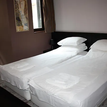 Saint Sofia نيسيبار